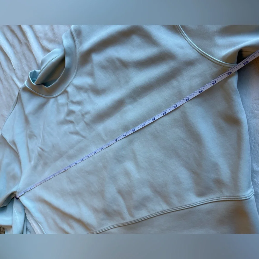 lululemon Softstreme cropped Light Blue Crewneck Sweatshirt
